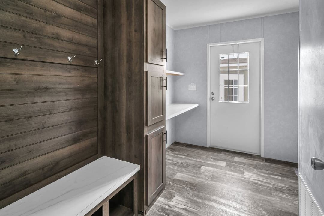 Valu premier 32724g interior home features