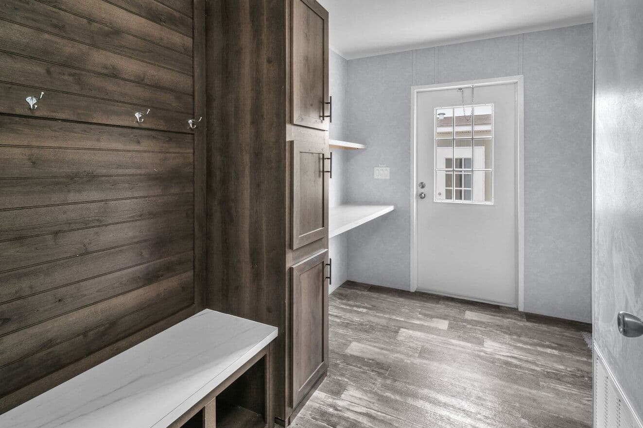 Valu premier 32724g interior home features