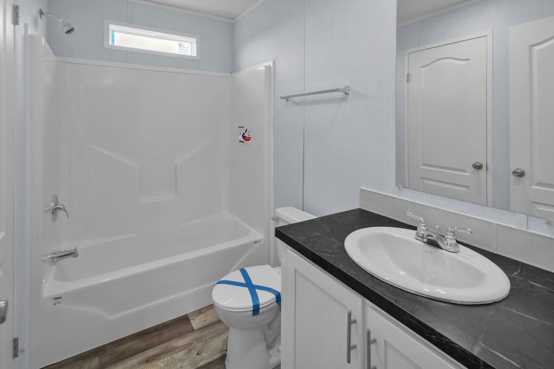 Alamo lite 28724t interior home features