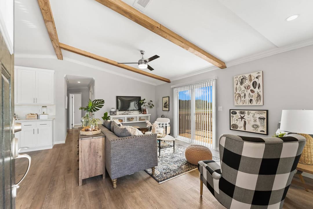 Titan extreme 2856h interior home features