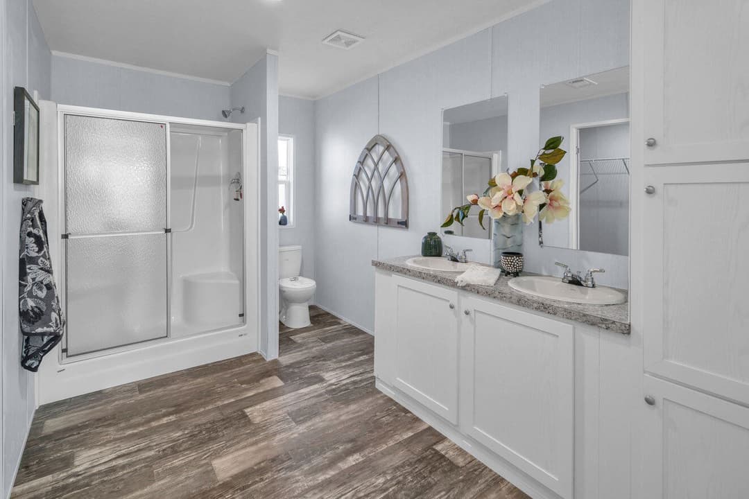 Valu 28563u interior home features