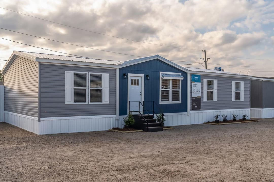 The pelican exterior and elevation home features