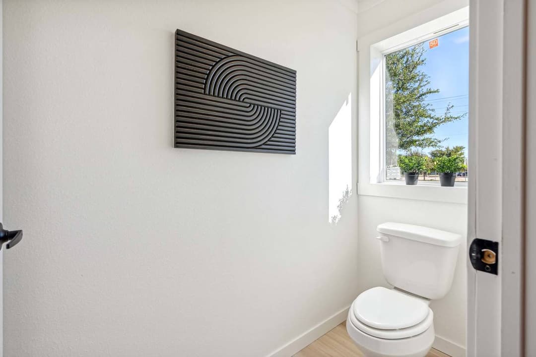 Kritzer 110 bathroom home features