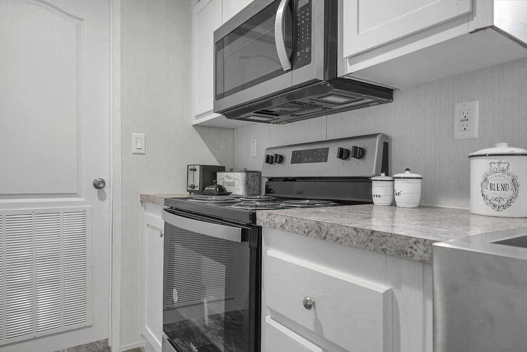 Valu 28563u interior and kitchen home features