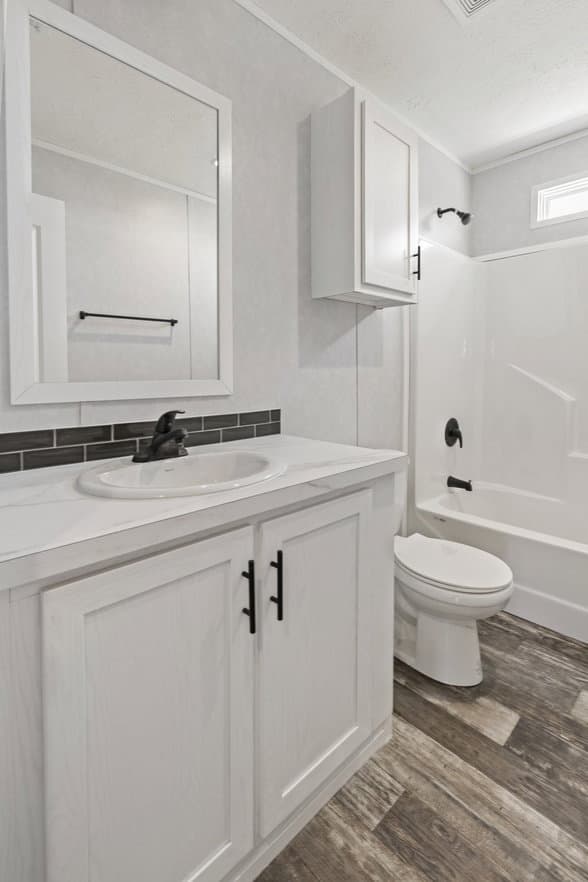 Verde ranch 28563n bathroom home features