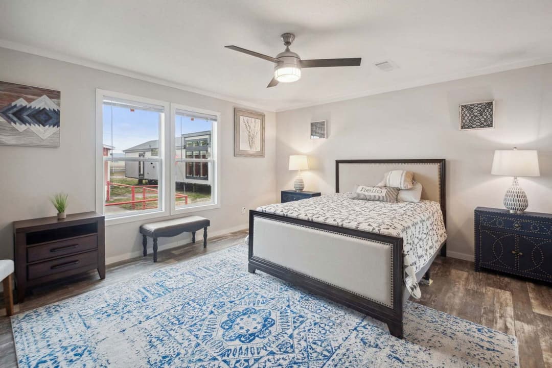 The desire bedroom home features