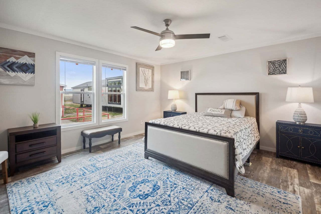 The desire bedroom home features