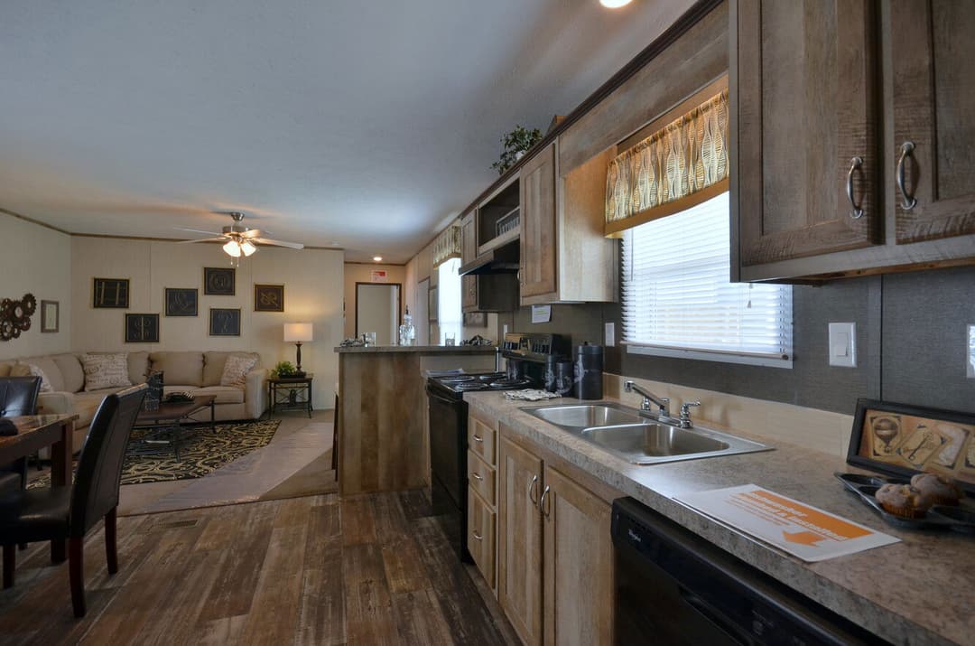 Alamo lite 16562t interior and kitchen home features