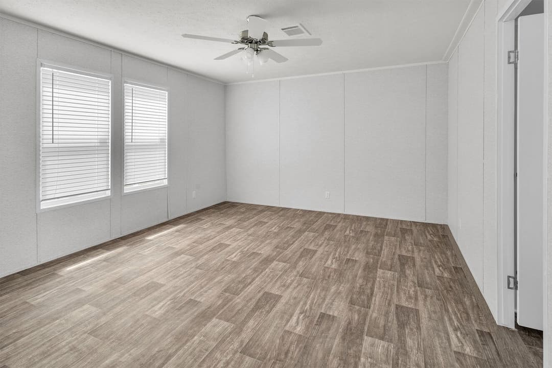 Valu maxx 28563m interior home features