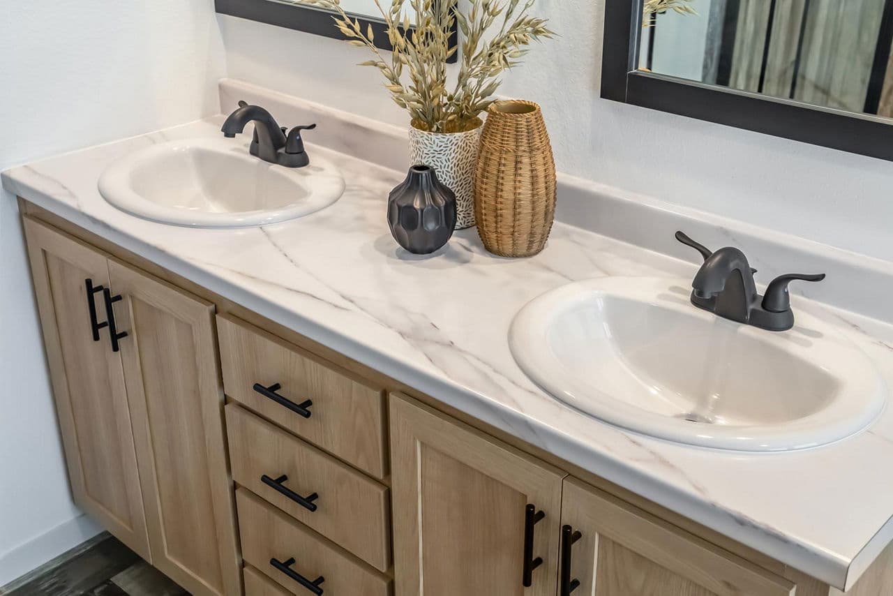 The pelican bathroom home features