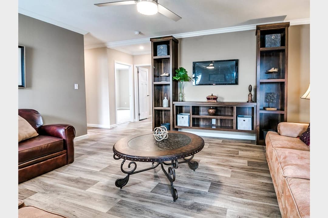 Titan extreme 3276t [the memphis] interior home features