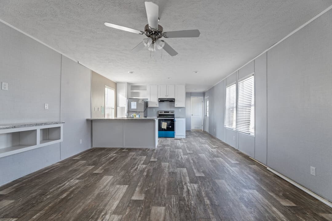 Valu premier 16683g interior home features