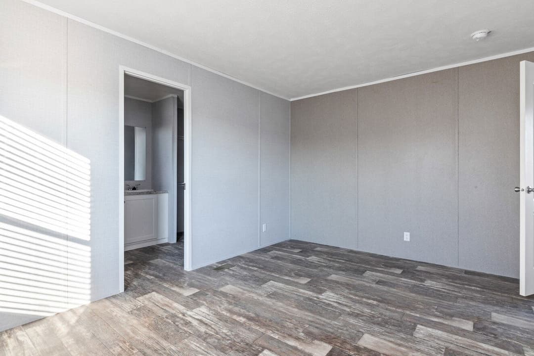 Valu premier 16683g interior home features