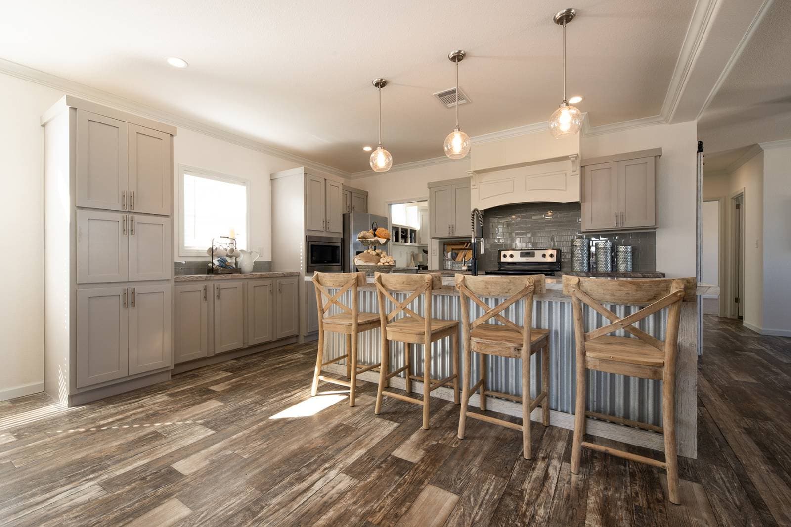 Titan extreme 3266a [the aspen] kitchen home features