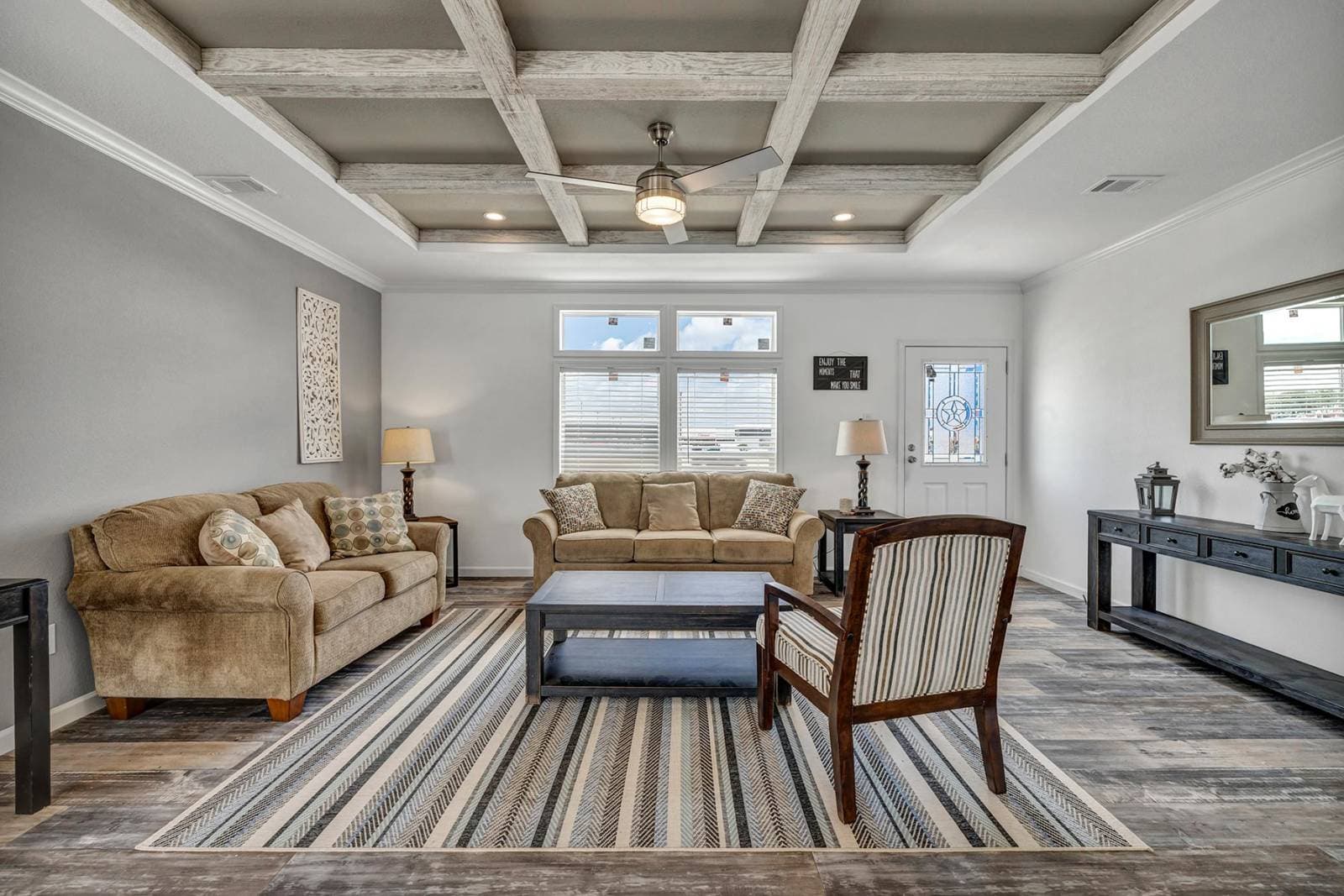 Titan extreme 3266d [the vegas] interior home features