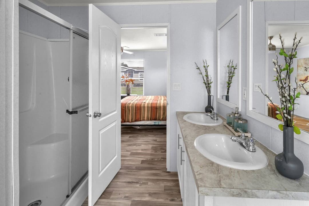 Valu 28483u interior home features