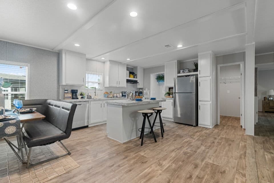 Pinnacle 32523p kitchen home features