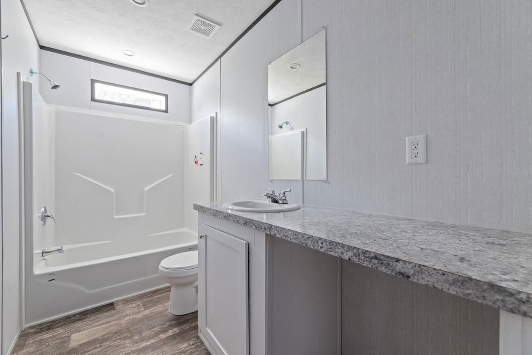 Valu premier 32563g interior and bathroom home features