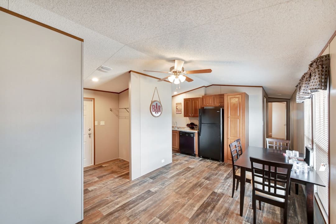 Oilfield interior home features