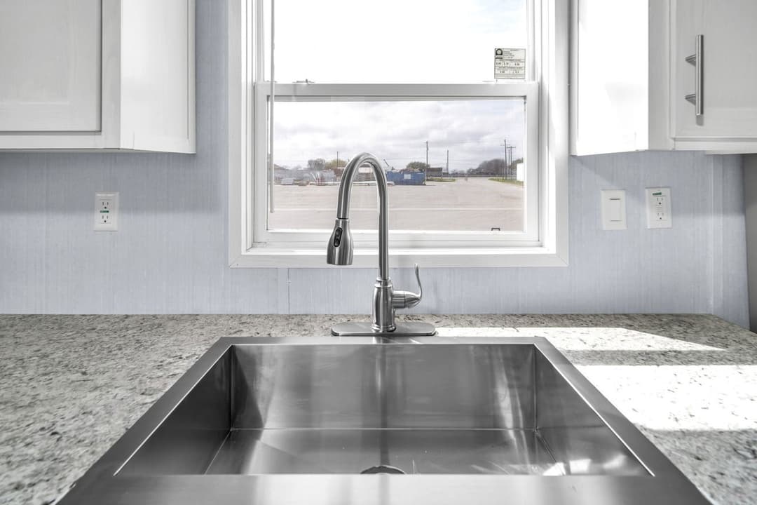 Alamo lite 16763r interior and kitchen home features