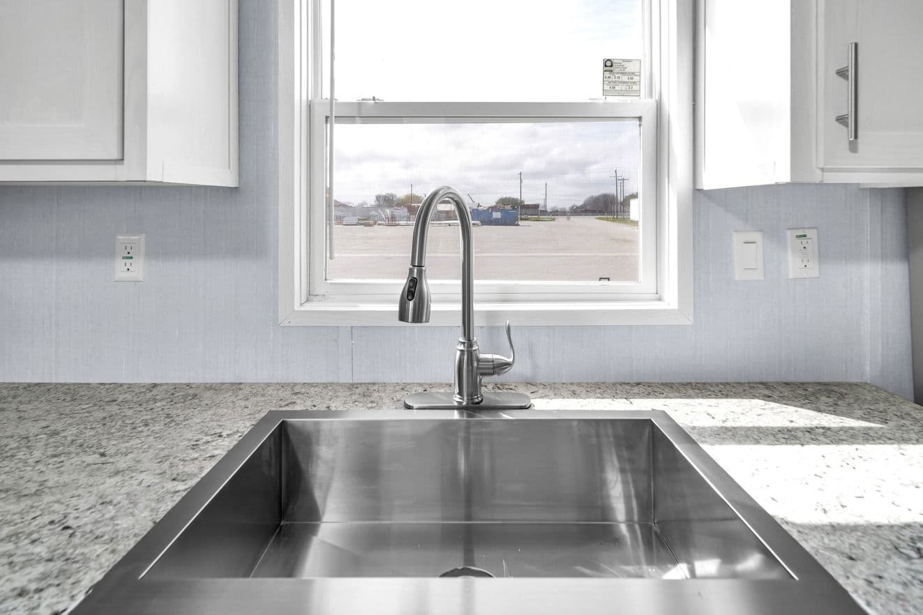 Alamo lite 16763r interior and kitchen home features