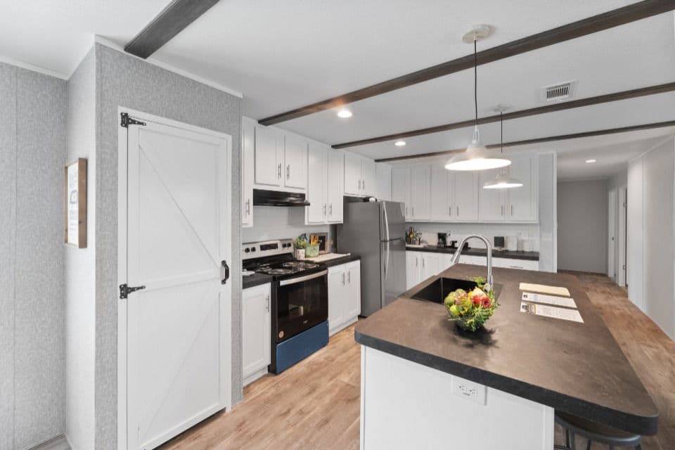 Pinnacle 28603p kitchen home features