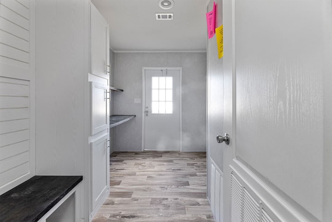 Valu maxx premier 32684e interior home features