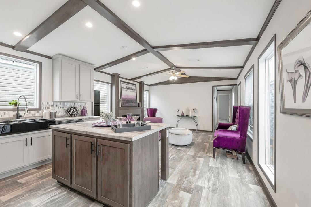 Canal kitchen home features