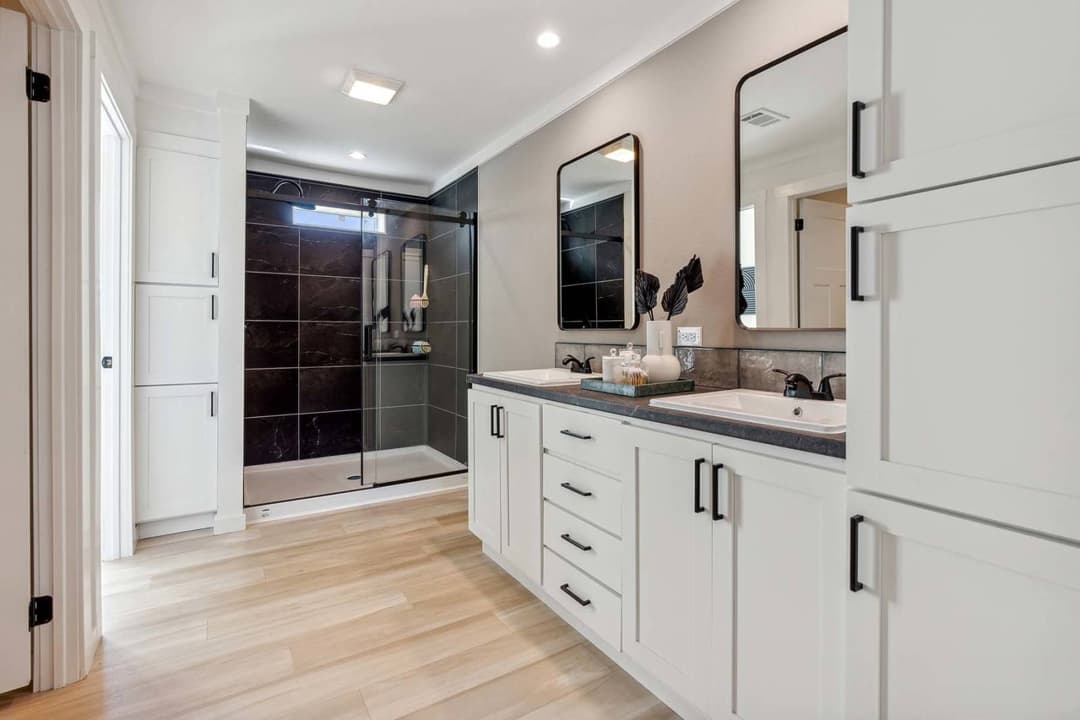 Kritzer 110 bathroom home features