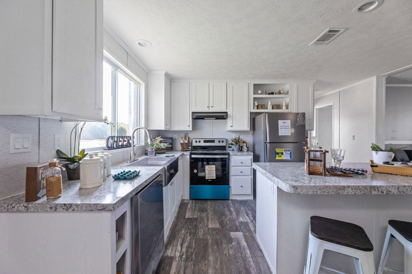 Valu premier 32483g interior and kitchen home features