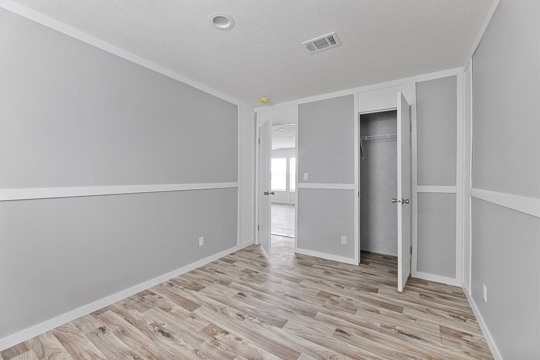 Valu maxx premier 32684e interior home features