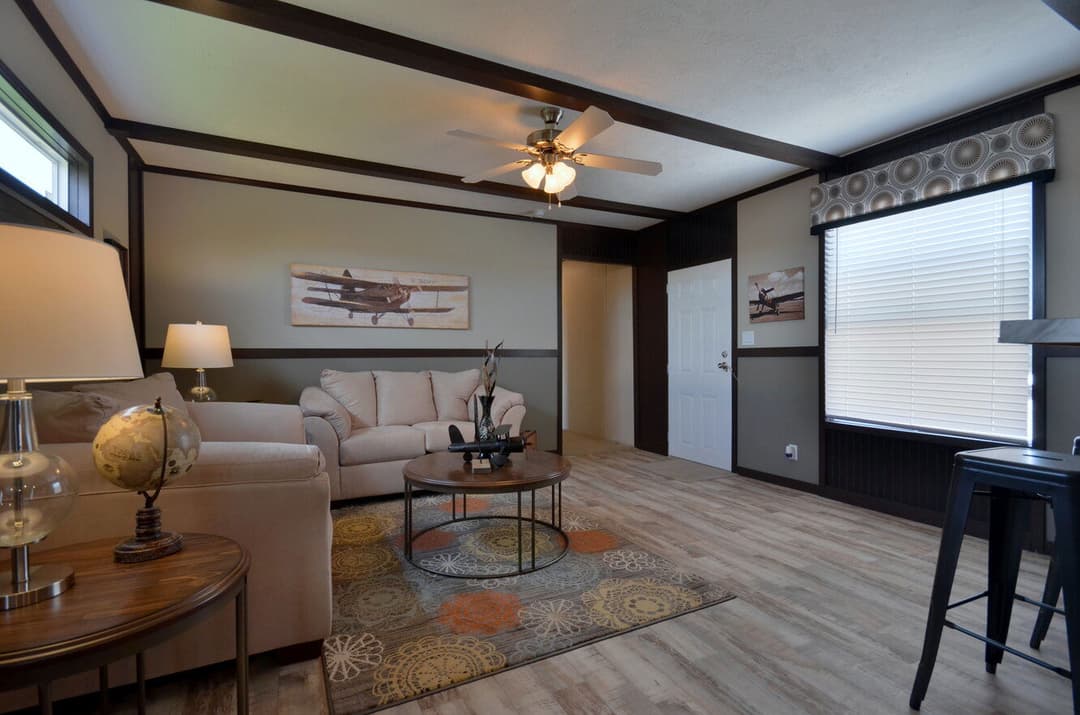 Alamo lite 16763b interior home features