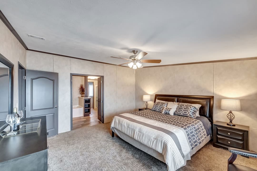 Classic c-3280-42.5b bedroom home features