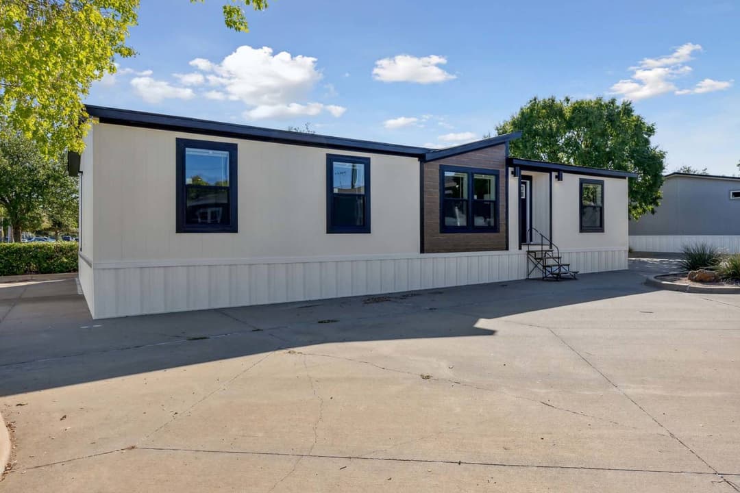 Kritzer 110 exterior home features