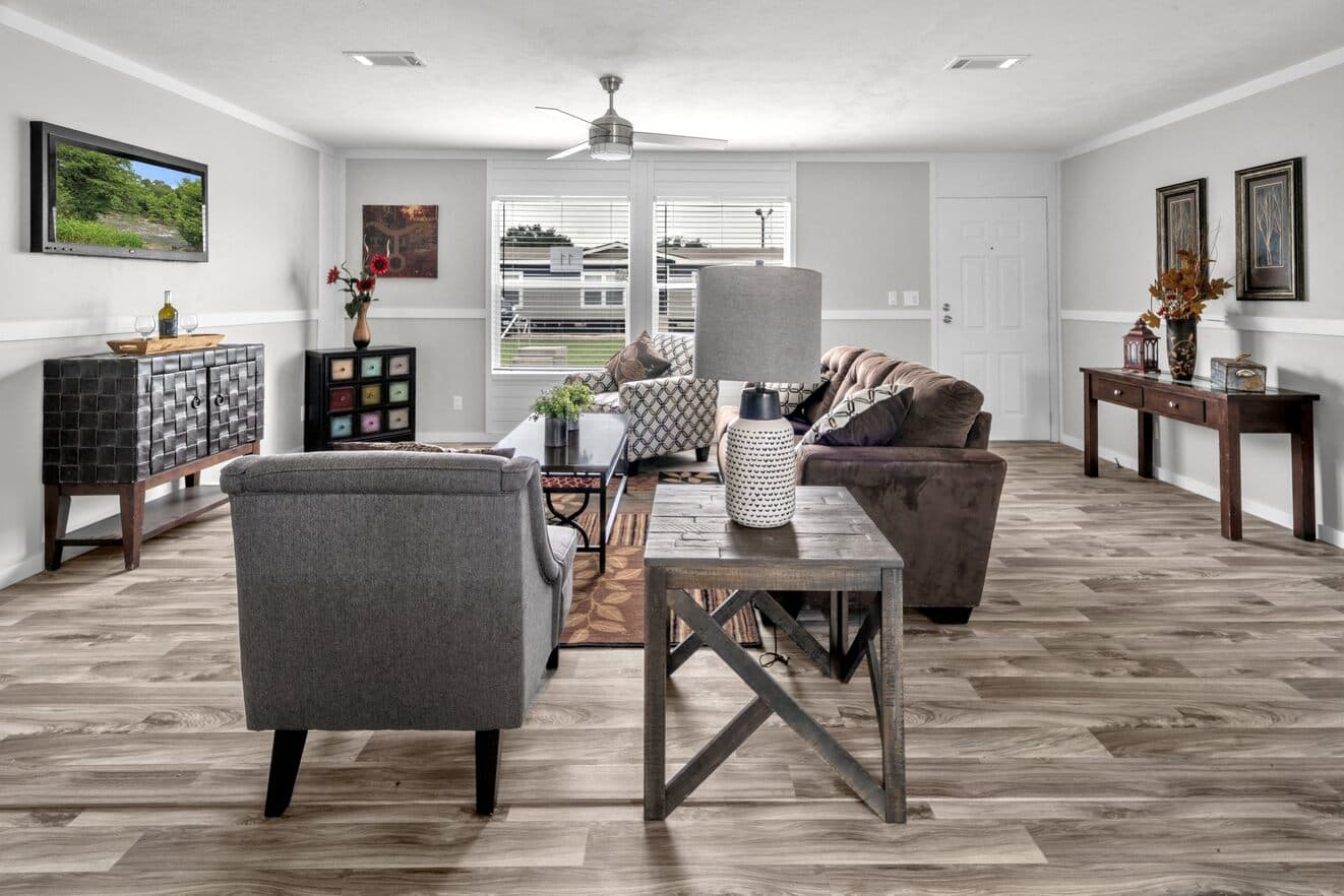 Valu 28483u interior home features