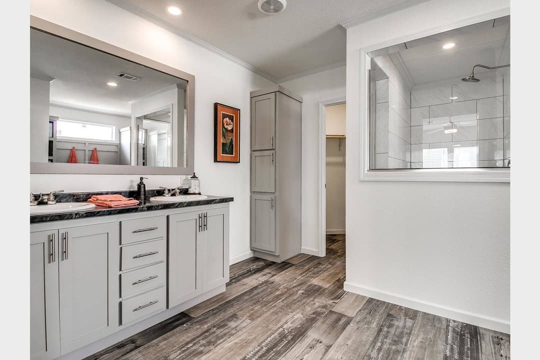 Titan extreme 3266a [the aspen] bathroom home features