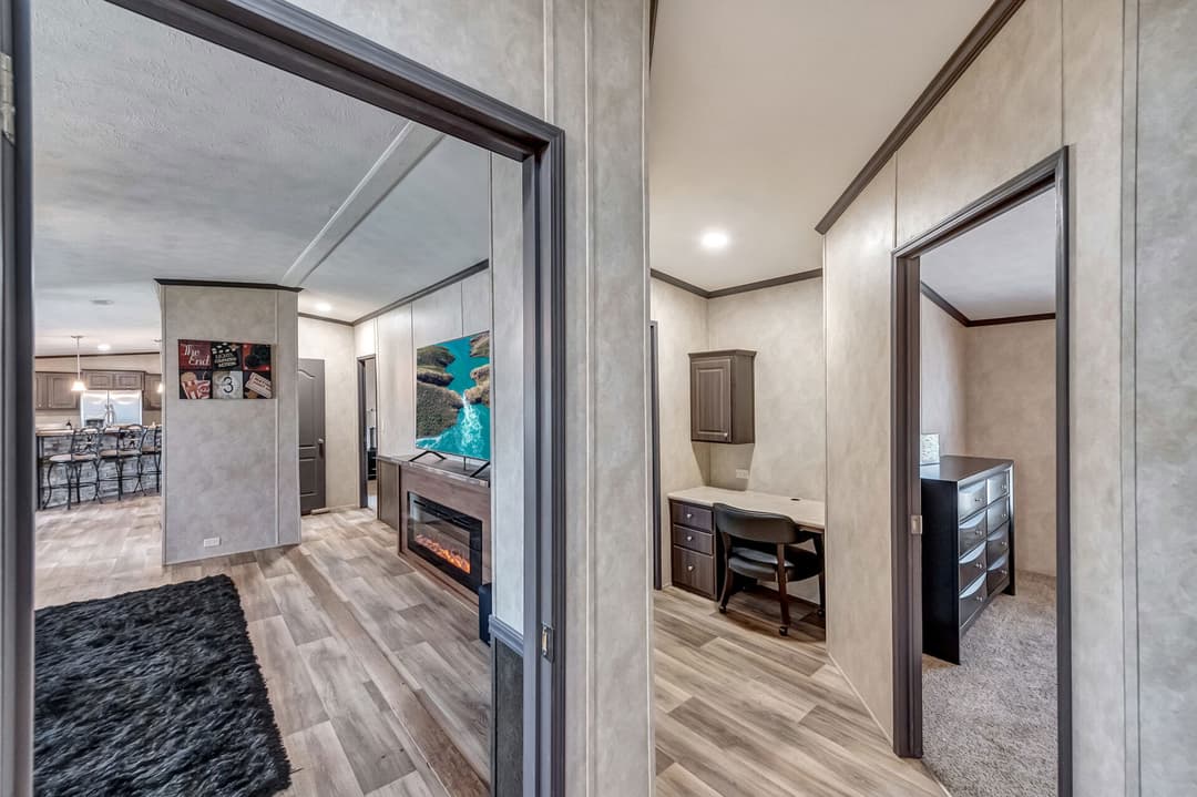 Classic c-3280-42.5b interior home features