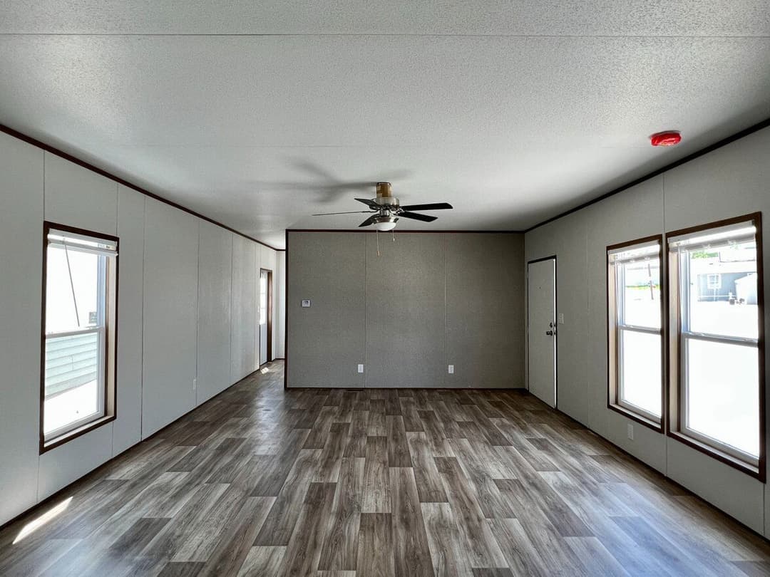 Valuhomes 16763v interior home features