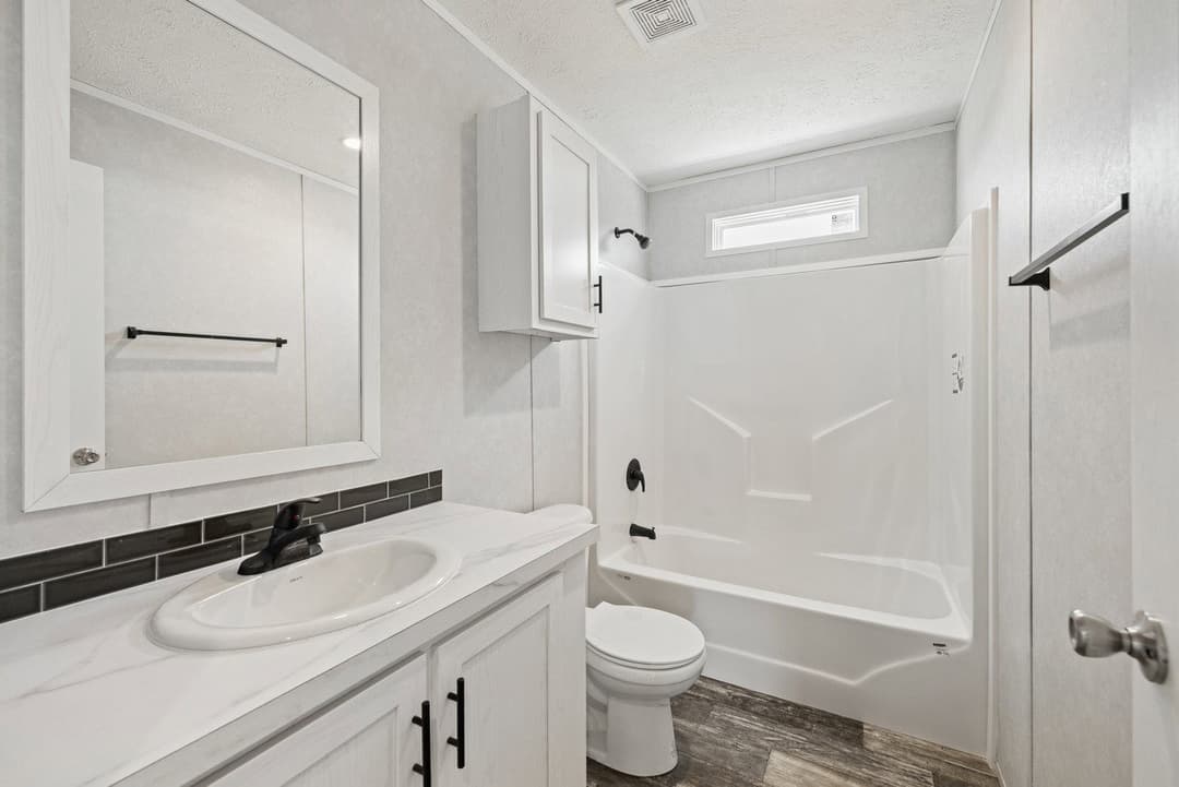 Verde ranch 28563n bathroom home features
