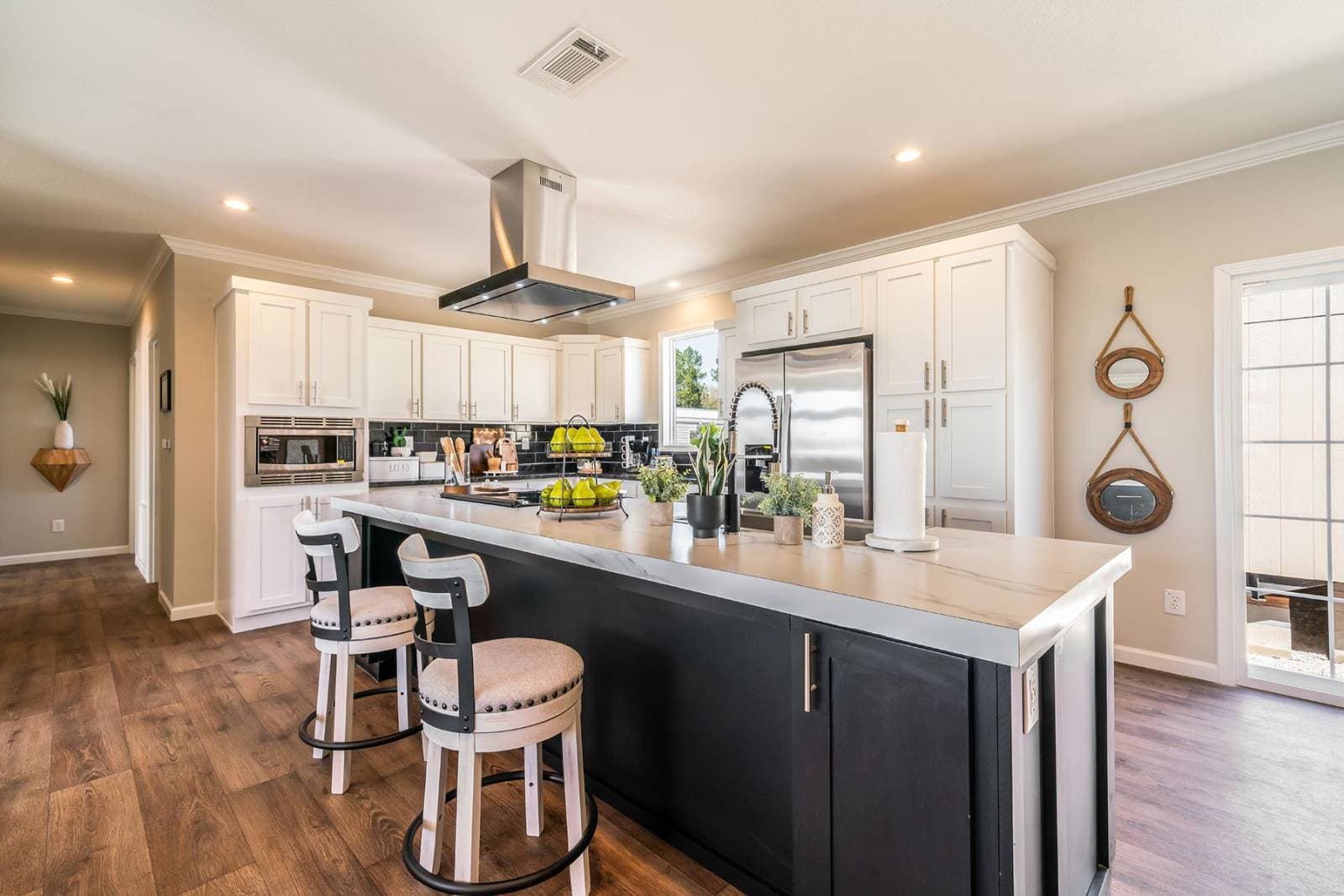 Titan extreme 3260h [the cypress] kitchen home features