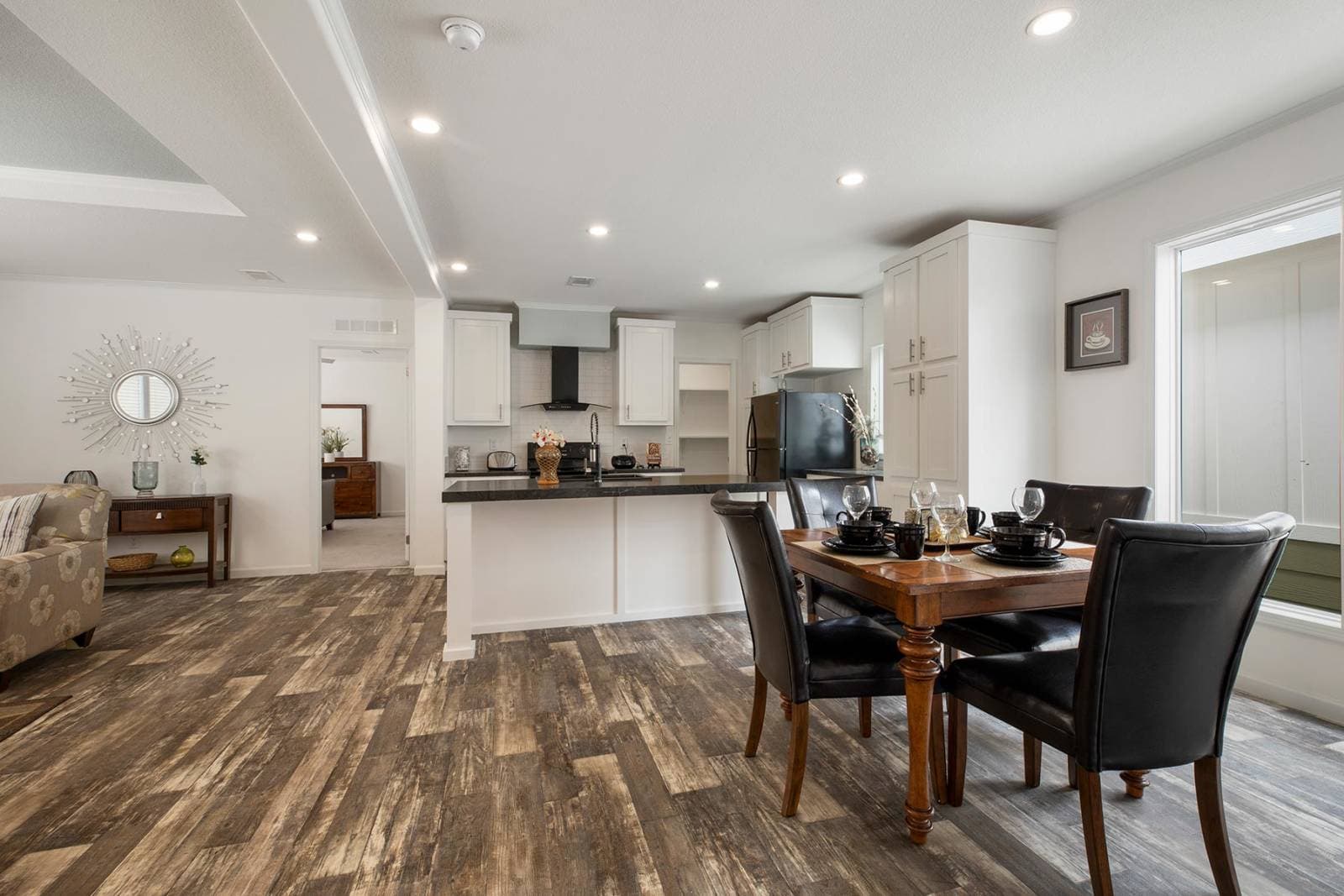 Titan extreme 2856n kitchen home features