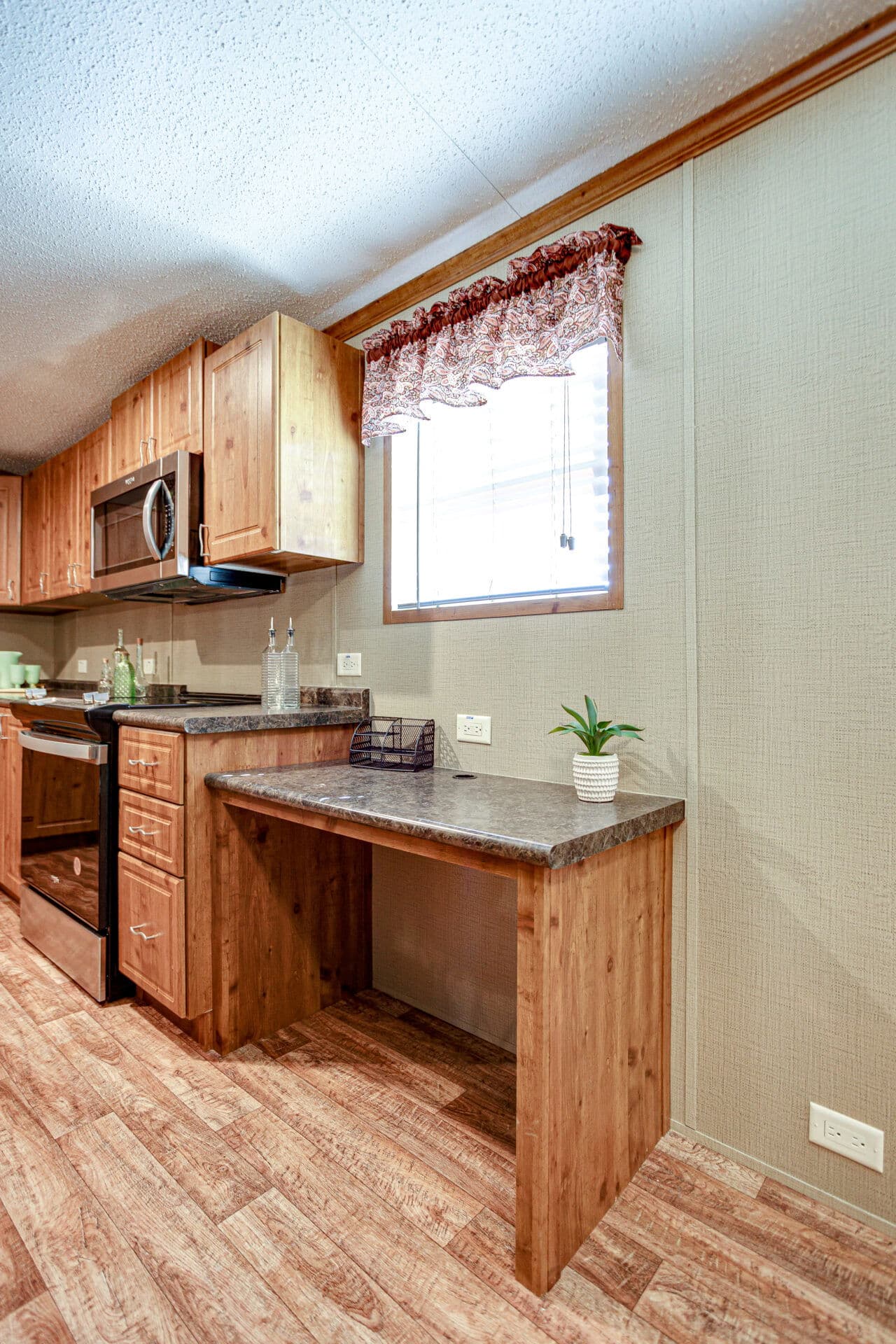 Heritage h-3256-42a kitchen home features