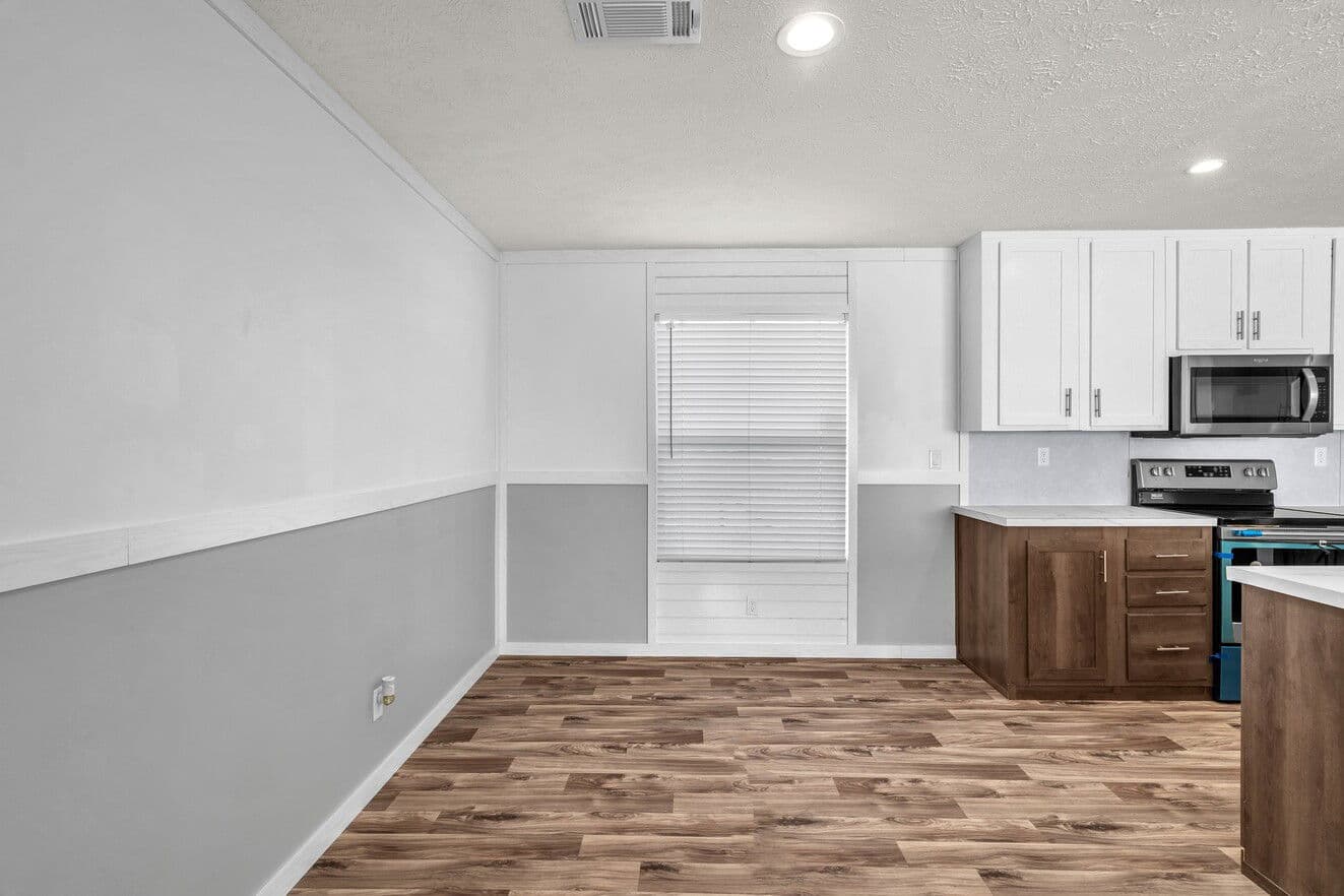 Valu maxx 28483m interior home features