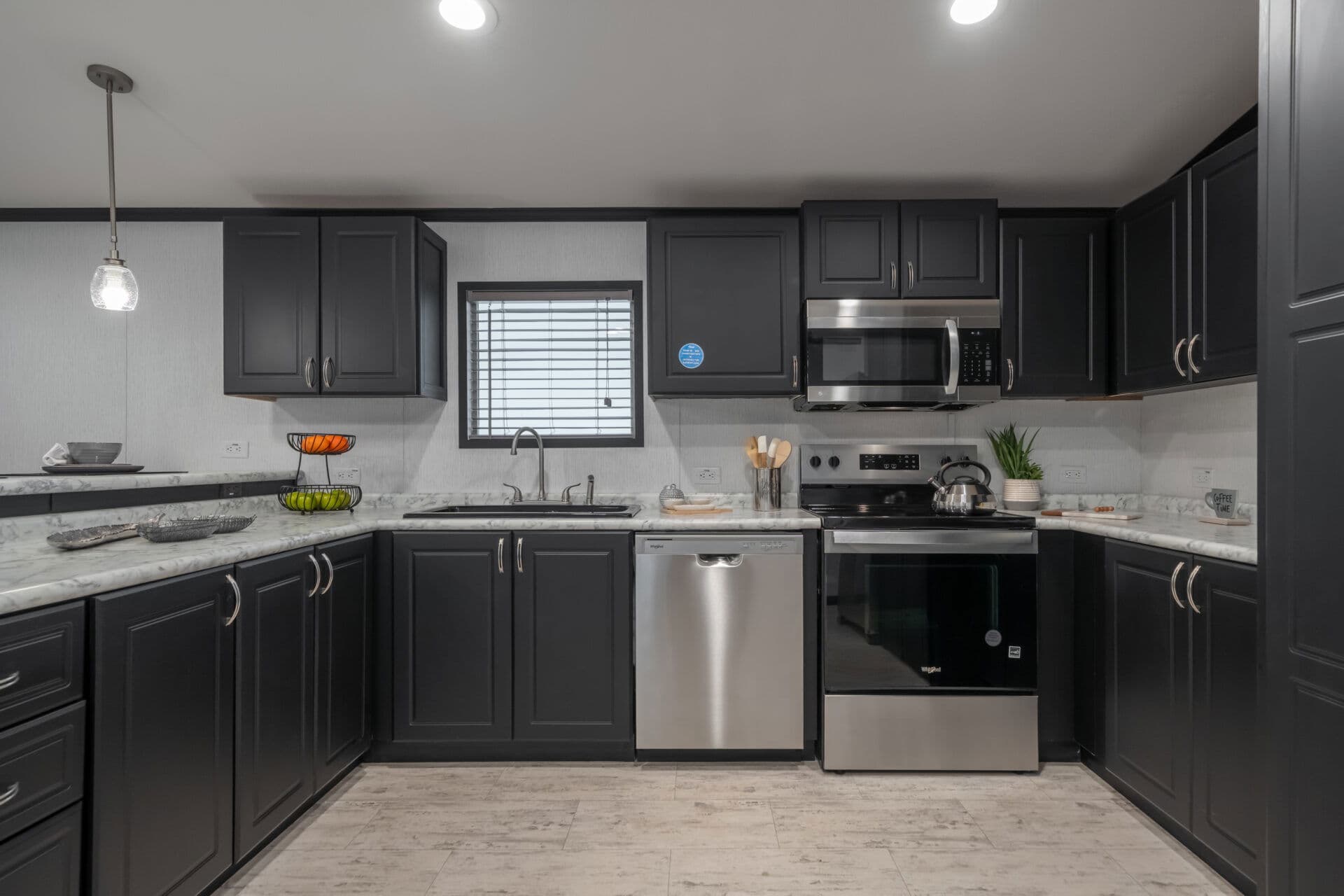 Classic c-1680-32m kitchen home features