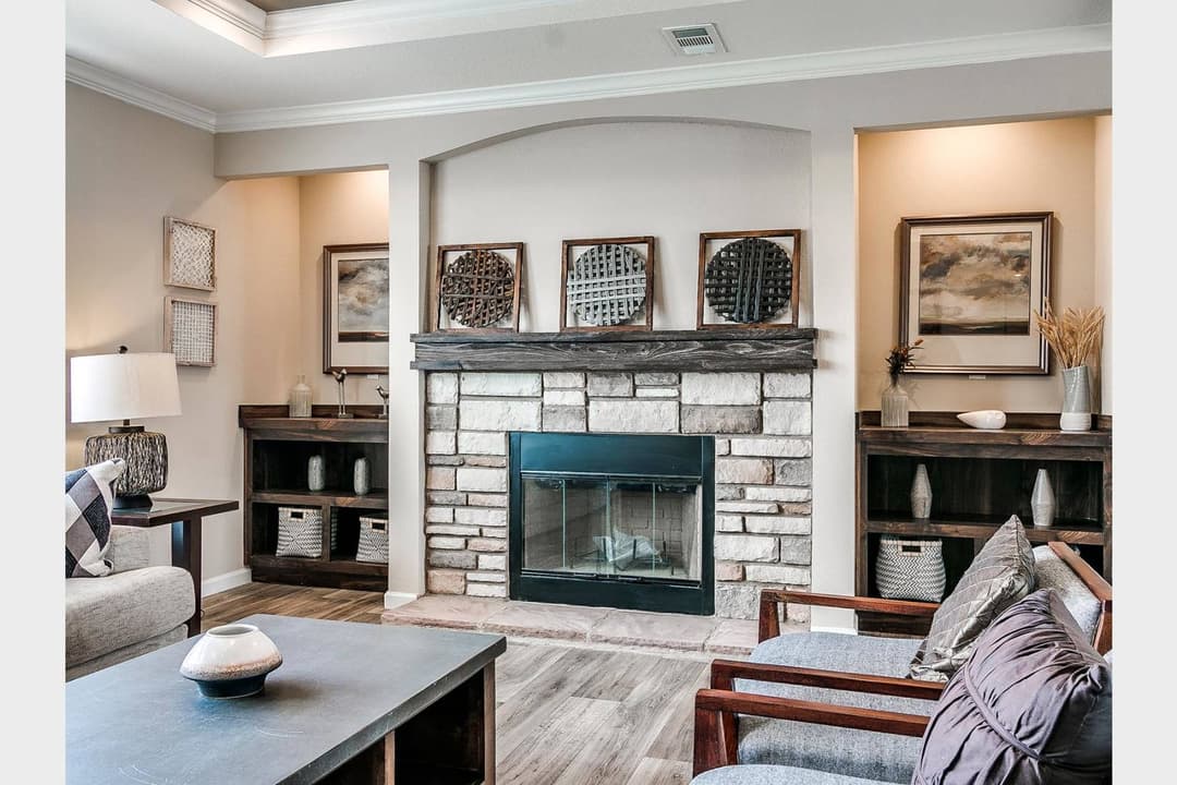 Titan extreme 3276t [the memphis] bedroom and living room home features