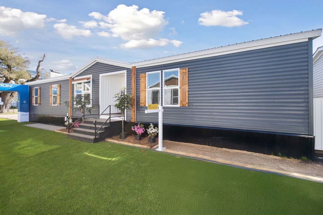 Sazerac exterior home features