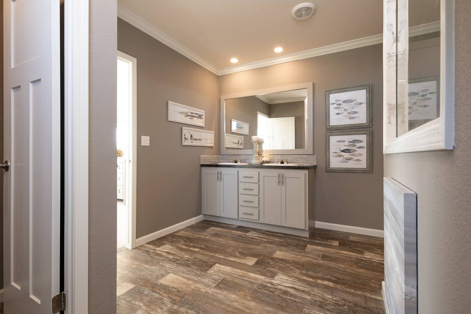 Titan extreme 3266a [the aspen] bathroom home features