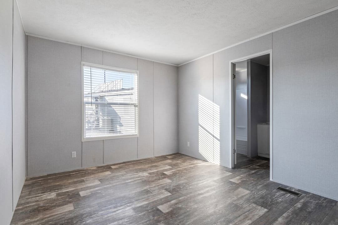 Valu premier 16683g interior home features