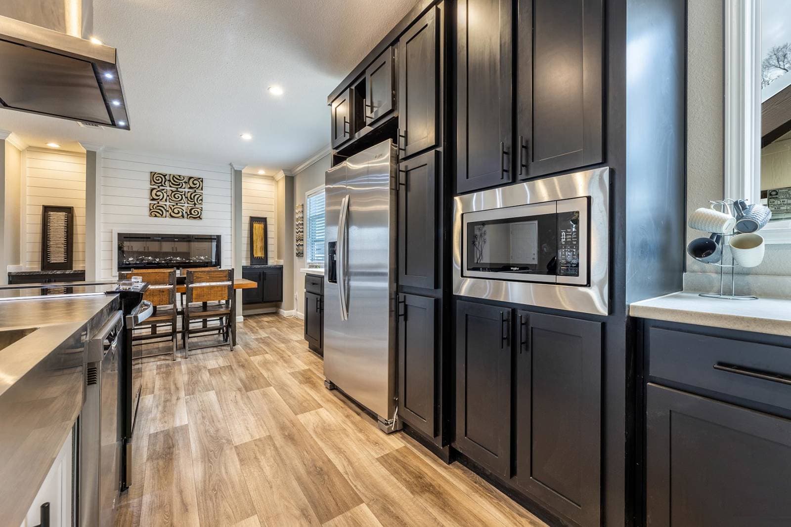 Innovation 3256h kitchen home features