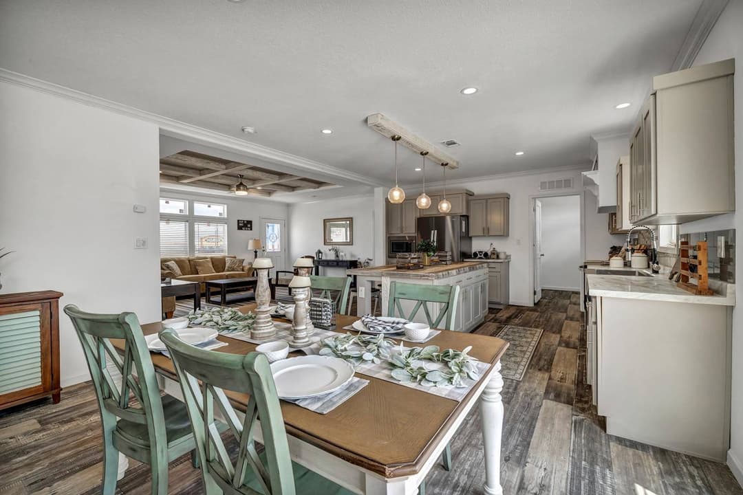 Titan extreme 3266d [the vegas] interior home features